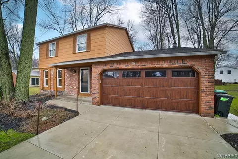4155 Liberty Dr, Orchard Park, NY 14127