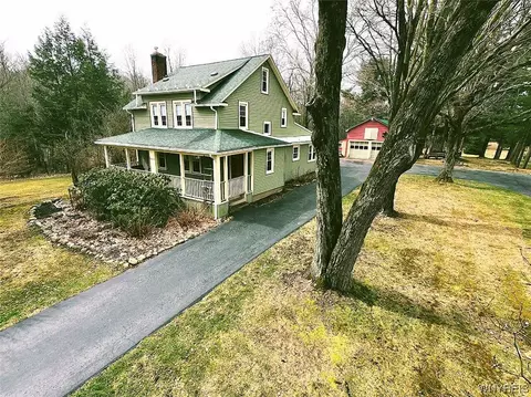 8922 Jennings Rd, Eden, NY 14057