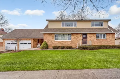 25 Cotton St, Lancaster, NY 14086