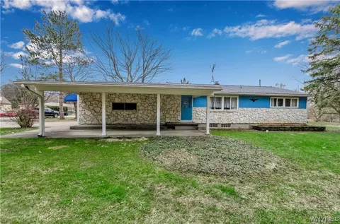 6935 Webster Rd, Orchard Park, NY 14127