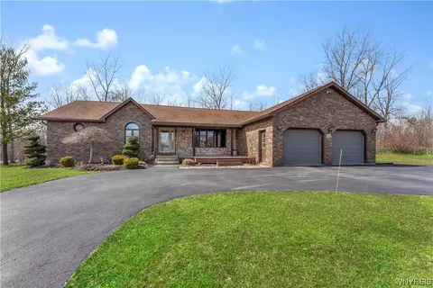 154 Pavement Rd, Lancaster, NY 14086