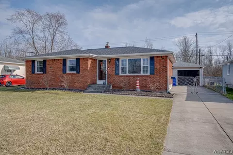 157 Dover Dr, West Seneca, NY 14224