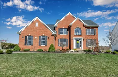 4903 Bernadette Dr, Hamburg, NY 14075