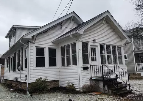 54 Garfield St, Lancaster, NY 14086