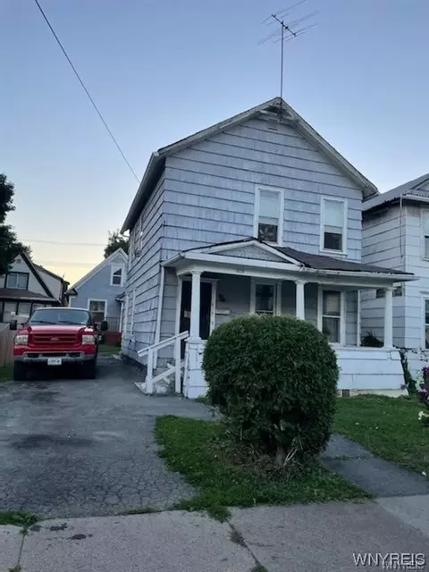 616 7th St, Niagara Falls, NY 14301