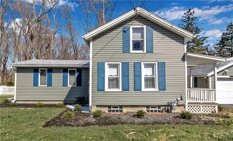 1 Cedar St, Hanover, NY 14062