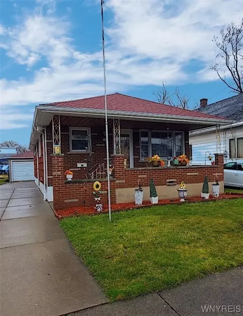 244 74th St, Niagara Falls, NY 14304