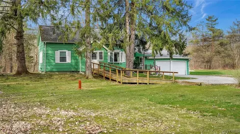 1533 Olean Rd, Aurora, NY 14139