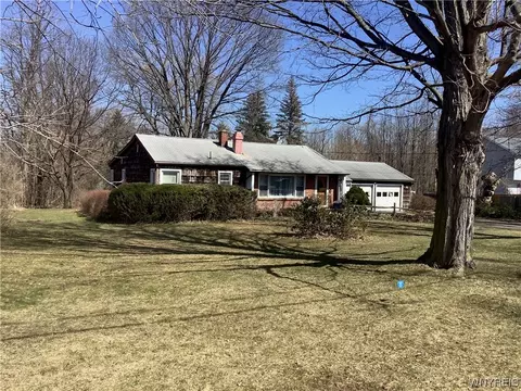 15683 Ridge Rd W, Murray, NY 14411