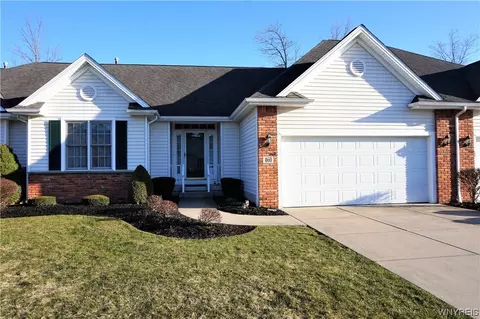460 Whitehaven Rd, Grand Island, NY 14072