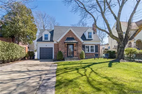 213 Audubon Dr, Amherst, NY 14226