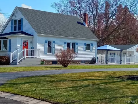 6092 Ketchum Ave, Newfane, NY 14108