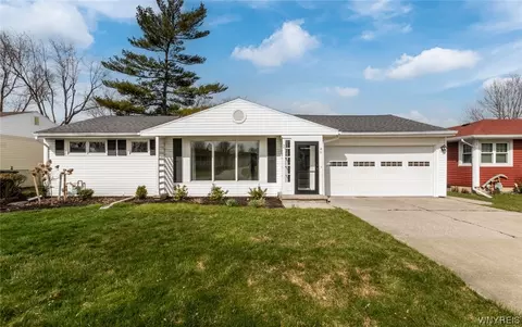 40 Avon Rd, Tonawanda, NY 14150