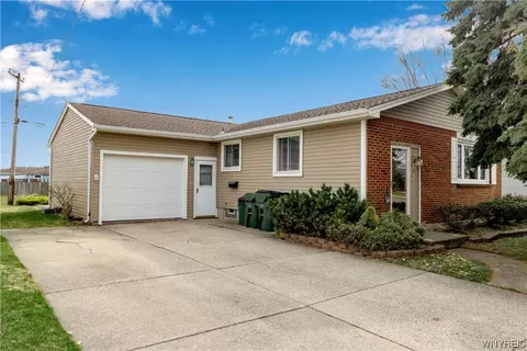 63 Mary Lou Ln, Depew, NY 14043