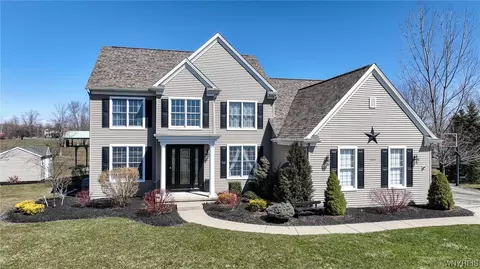 5947 Shamrock Ct, Hamburg, NY 14075