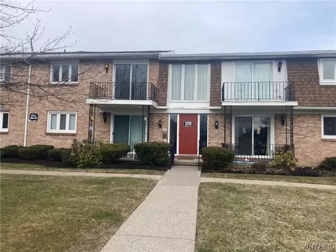 120 Old Lyme Dr #7, Amherst, NY 14221