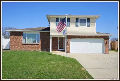 3734 Dogwood Ln, Hamburg, NY 14075