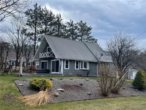 81 Little Lake Rd, Bennington, NY 14004