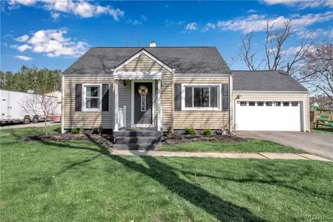 35 Errington Ter, Orchard Park, NY 14127