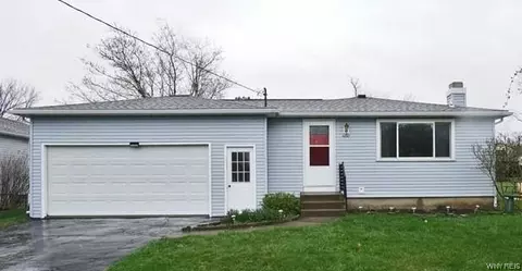 4267 Robin Ln, Hamburg, NY 14075