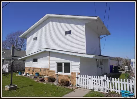 8729 N Lakeview Dr, Somerset, NY 14012
