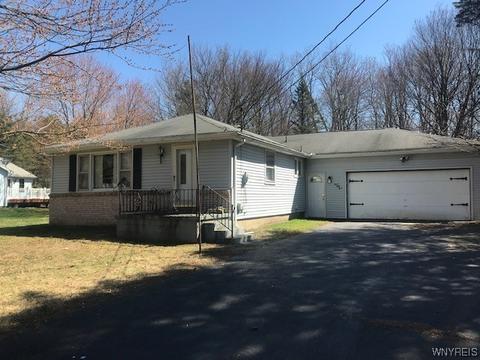 355 S Woodside Dr, Alden, NY 14004