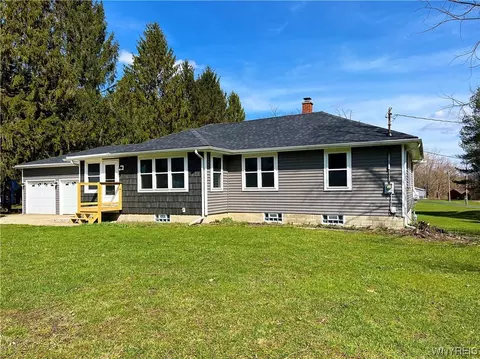 12239 Hosmer Dr, Chaffee, NY 14030