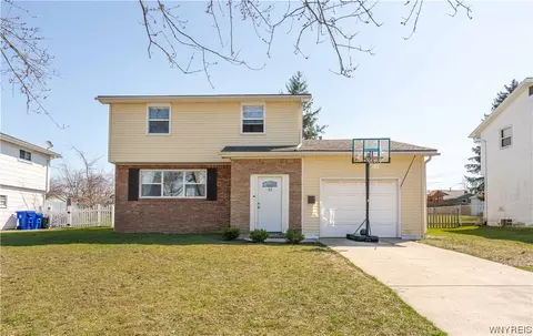 33 Joann Dr, West Seneca, NY 14224