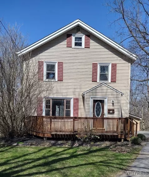 10 Mccue Ave, Lockport City, NY 14094