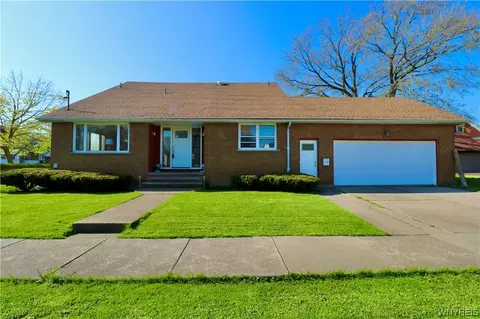 1404 Byrd Ave, Niagara Falls, NY 14303