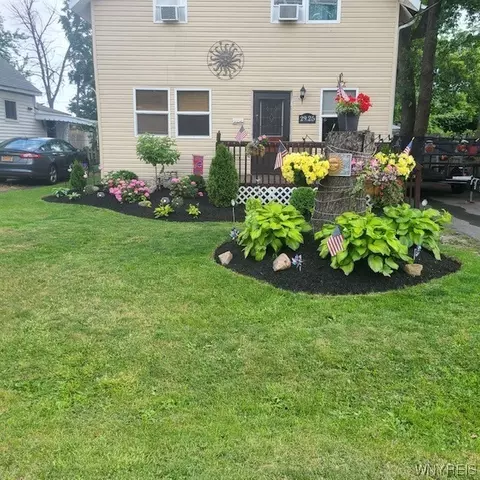 2925 Birch Ave, Niagara, NY 14305