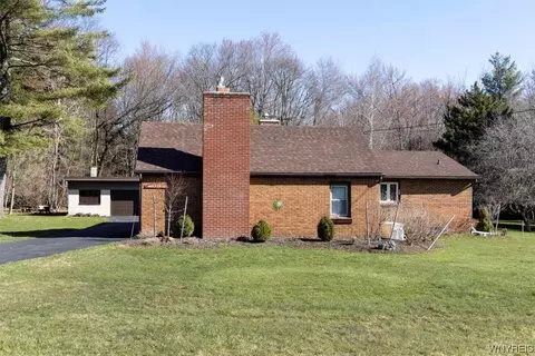 3266 Gary Dr, Eden, NY 14057