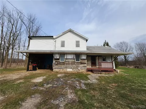 4925 Royalton Center Rd, Royalton, NY 14067