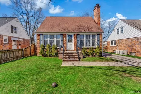 18 Vernon Dr, Cheektowaga, NY 14225