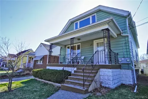82 Electric Ave, West Seneca, NY 14206
