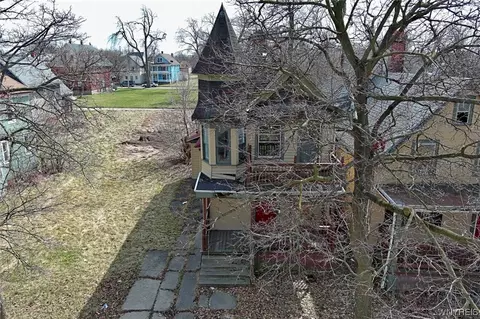 1135 Linwood Ave, Niagara Falls, NY 14305