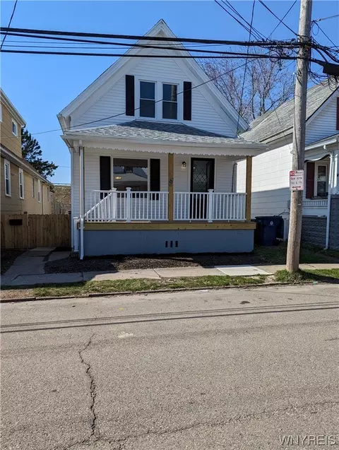 35 Clifford St, Buffalo, NY 14210