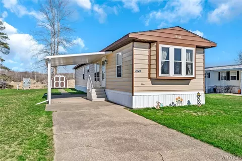 8146 Amy-jenn Dr, Evans, NY 14006