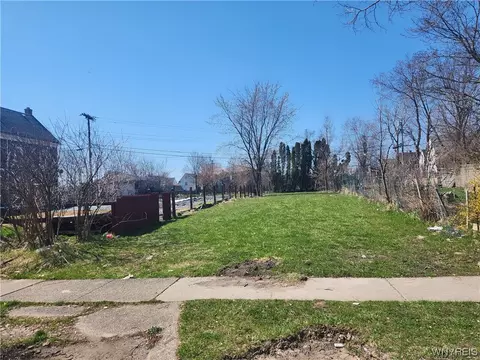 46 Winter St, Buffalo, NY 14213