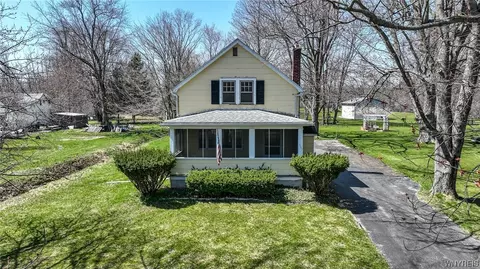 5367 Tonawanda Creek Rd, Pendleton, NY 14120