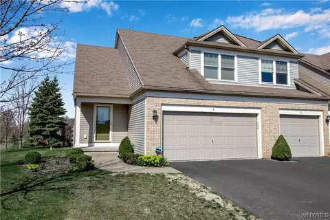 8 Hanover St, Lancaster, NY 14086
