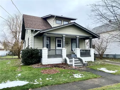 19 Lafayette St, Hanover, NY 14136