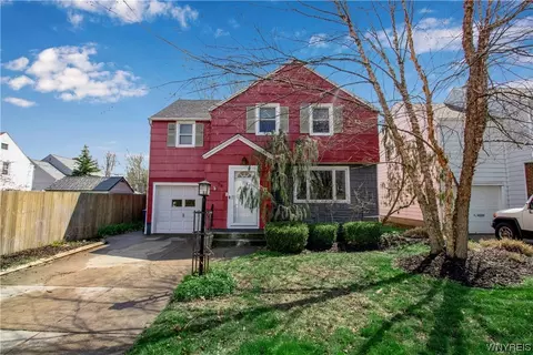 98 Hamilton Dr, Amherst, NY 14226