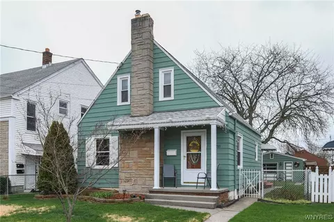 2733 Woodlawn Ave, Niagara Falls, NY 14301