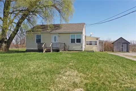 5471 Subbera Rd, Cambria, NY 14094