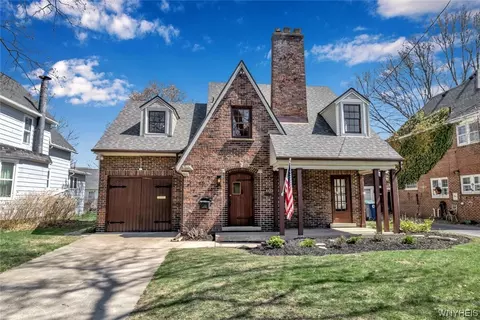 4121 Washington St, Niagara Falls, NY 14305