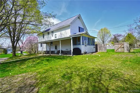 1329 Exchange St, Alden, NY 14004