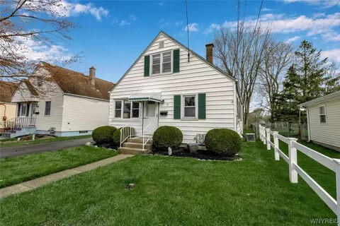 36 Wren Ave, Lancaster, NY 14086