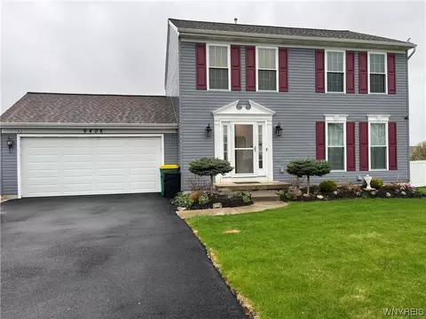6408 Cherrywood Ln, Lockport, NY 14094