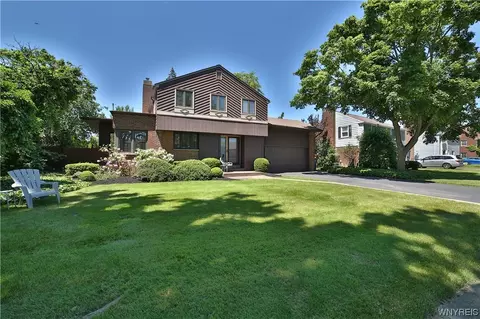 3016 Delancey Rd, Niagara Falls, NY 14305